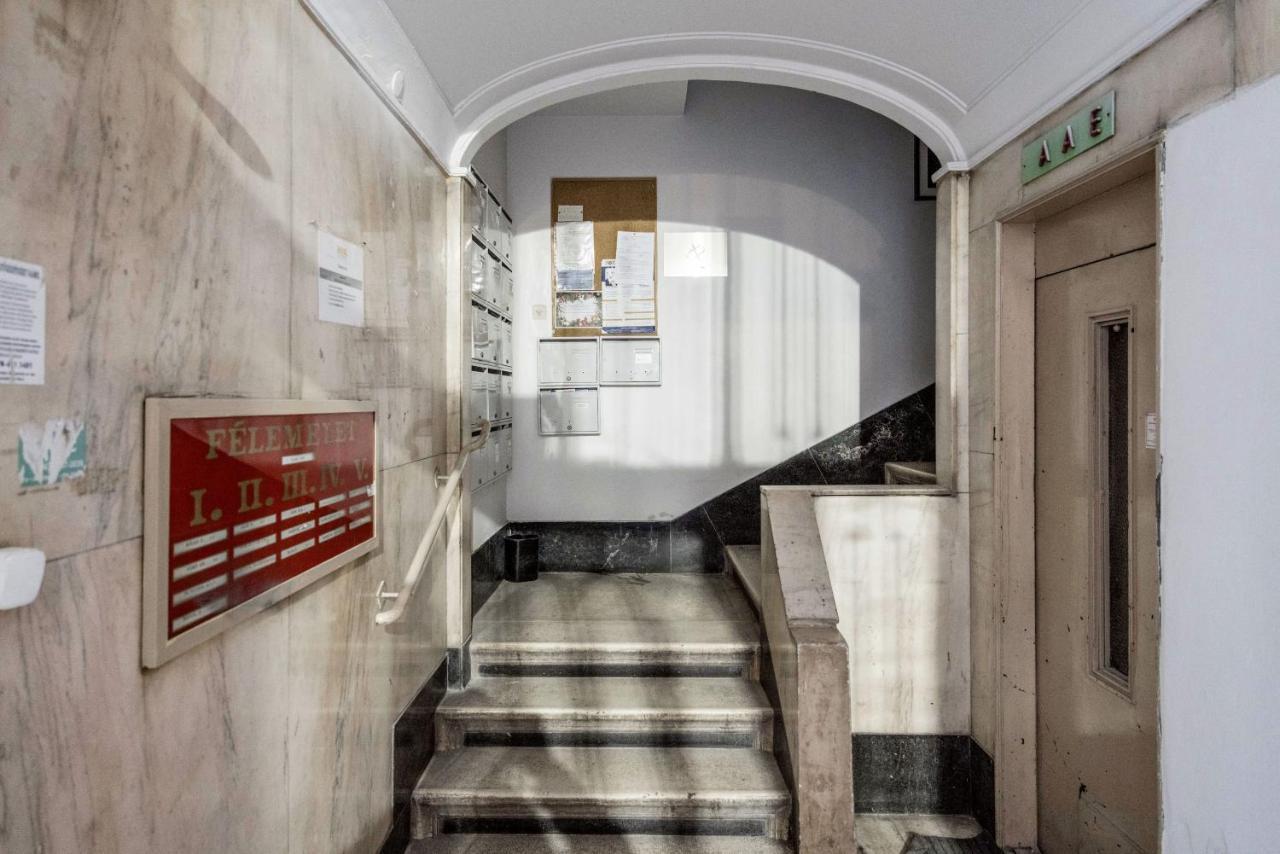 Centre Point Apartment Budapest Exterior photo
